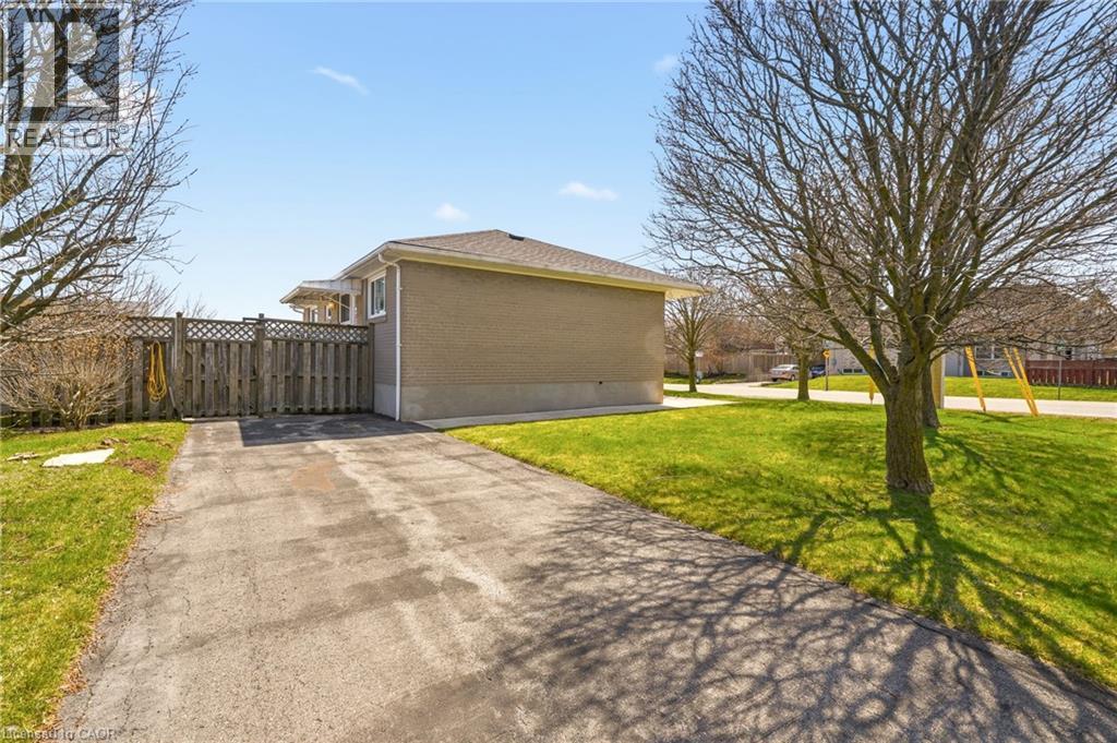 491 WARMINSTER Drive - 4