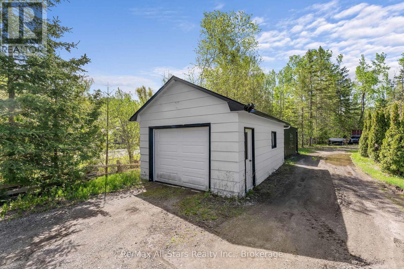 44 TRENT CANAL ROAD - 30