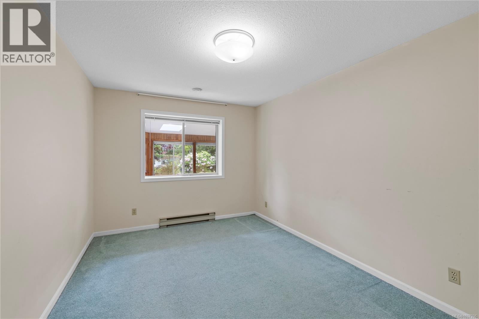580 Dogwood Rd, Qualicum Beach