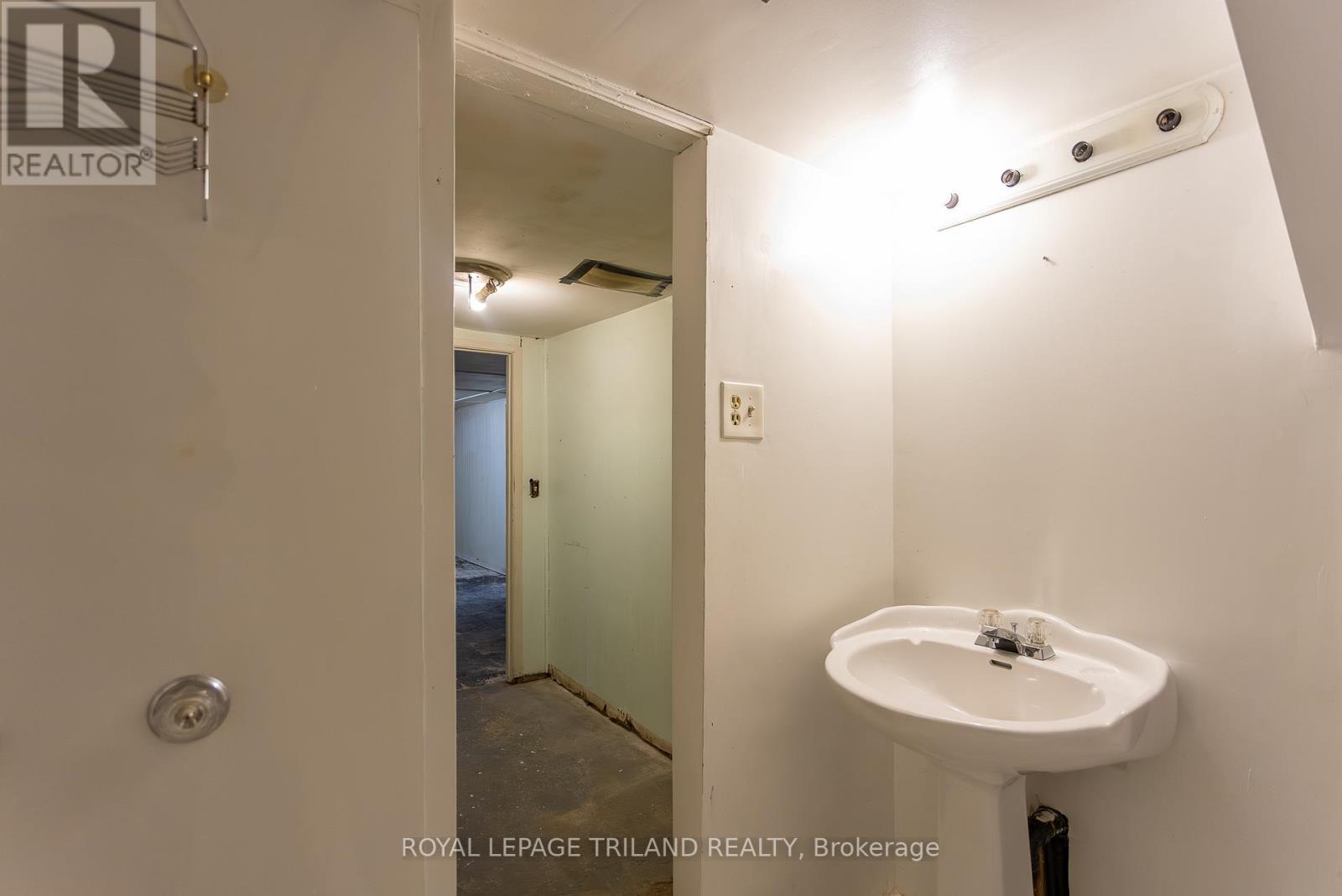 453 SALISBURY STREET - 24