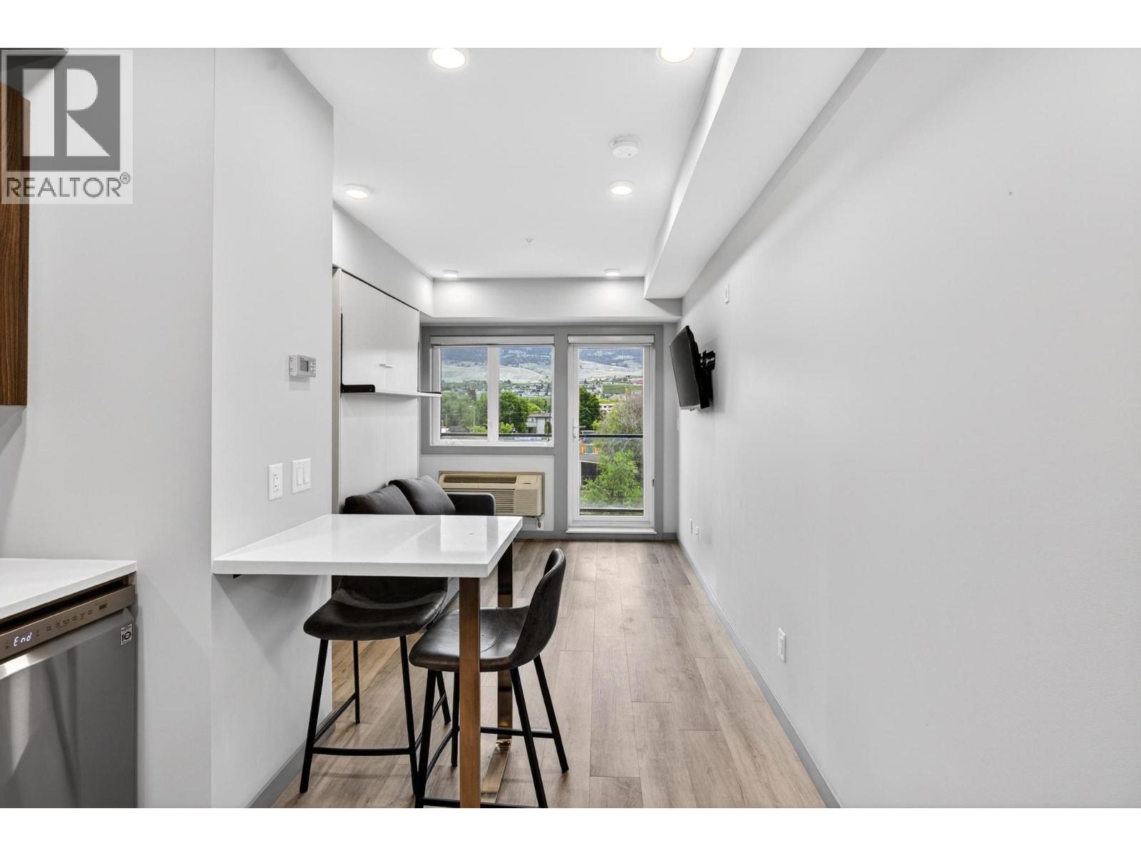 #317 345 Dougall Road N - 9