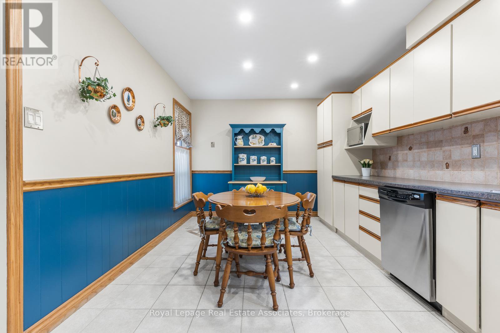4237 TRELLIS CRESCENT - 10