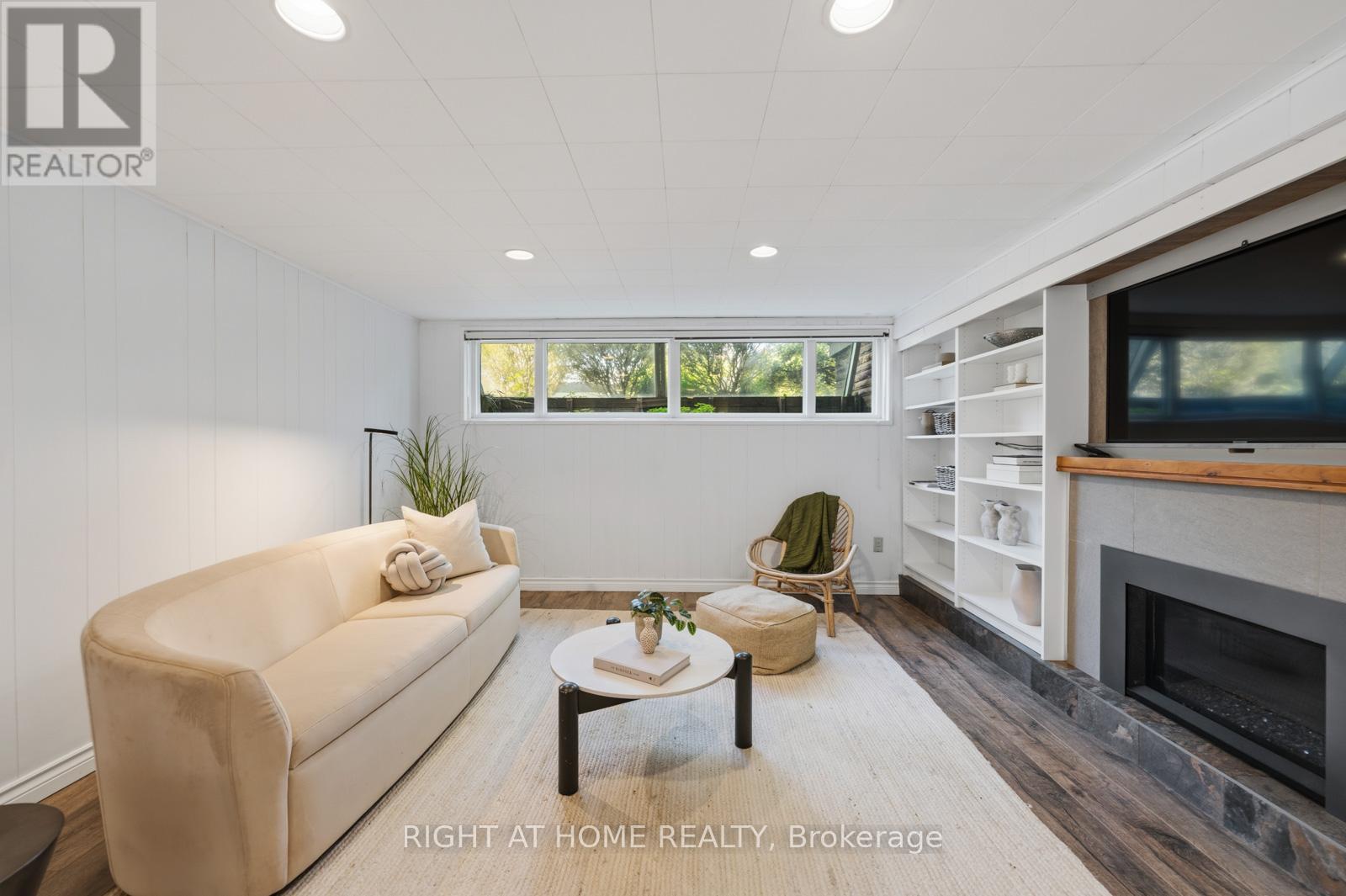 1586 ROMETOWN DRIVE - 16