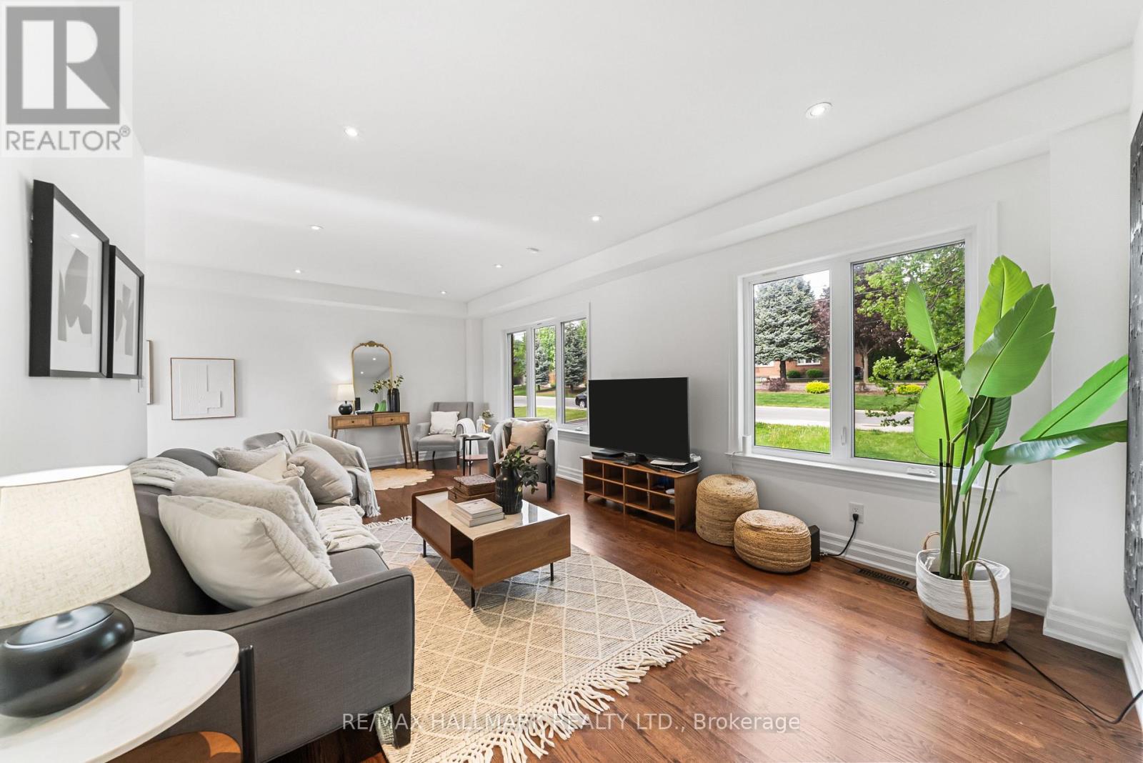 108 LEXFIELD AVENUE - 10