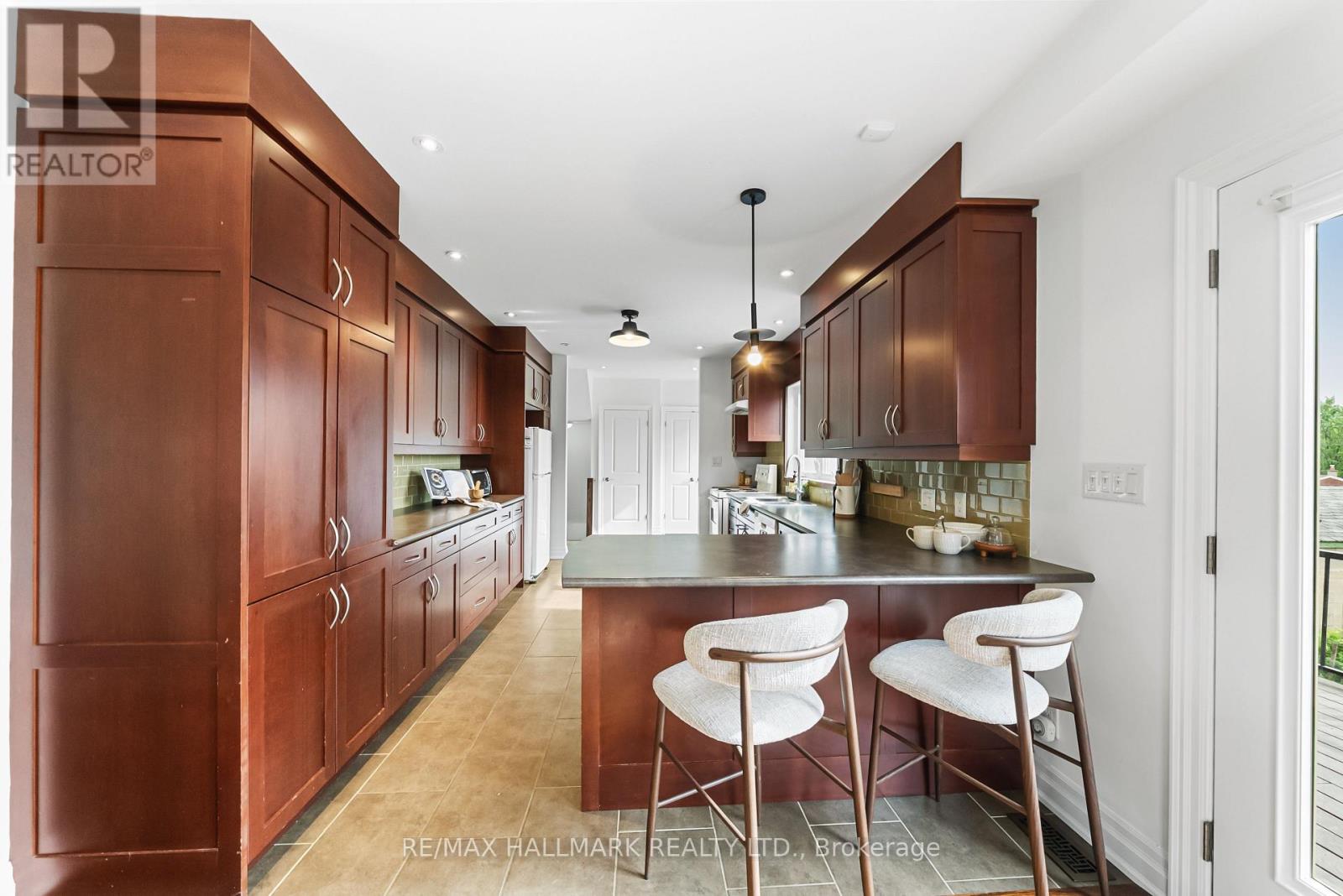 108 LEXFIELD AVENUE - 12