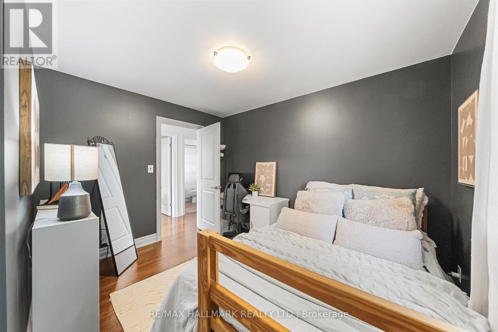 108 LEXFIELD AVENUE - 24