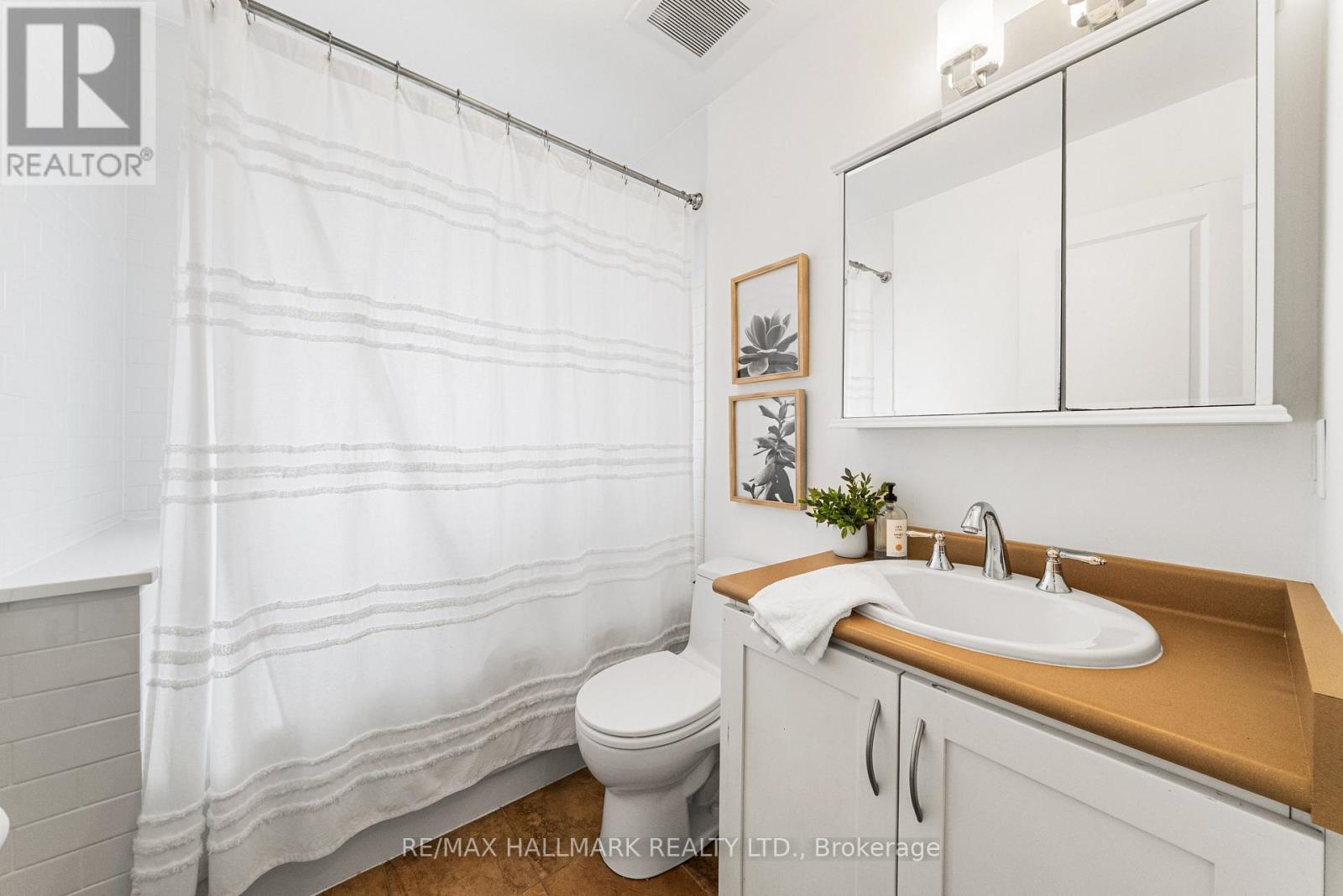 108 LEXFIELD AVENUE - 28