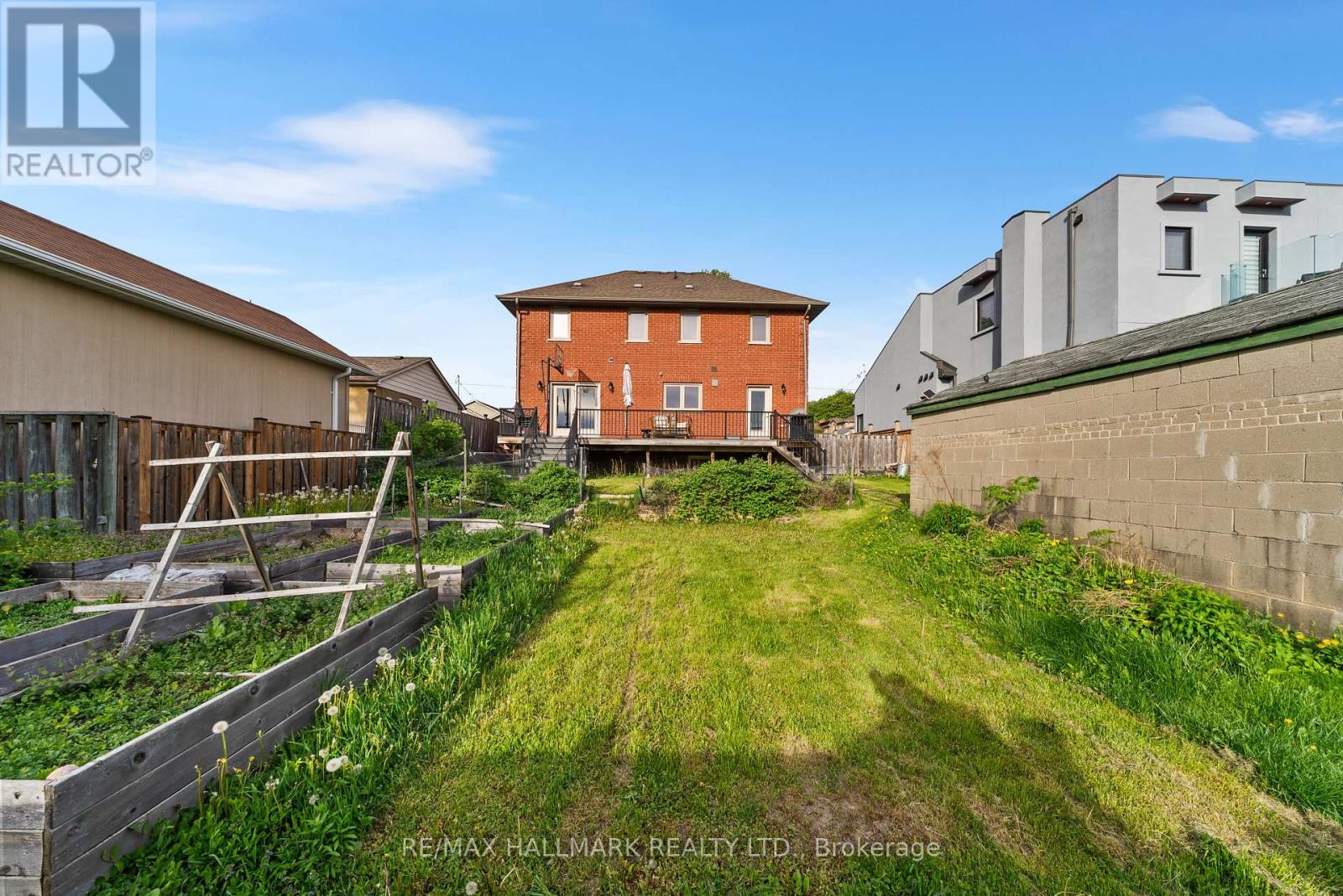 108 LEXFIELD AVENUE - 36