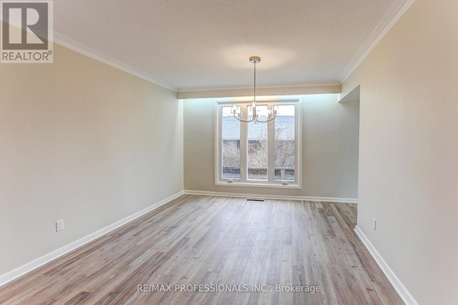 23 RAVENSBOURNE CRESCENT - 12