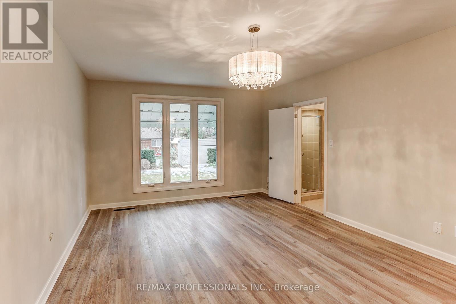 23 RAVENSBOURNE CRESCENT - 25