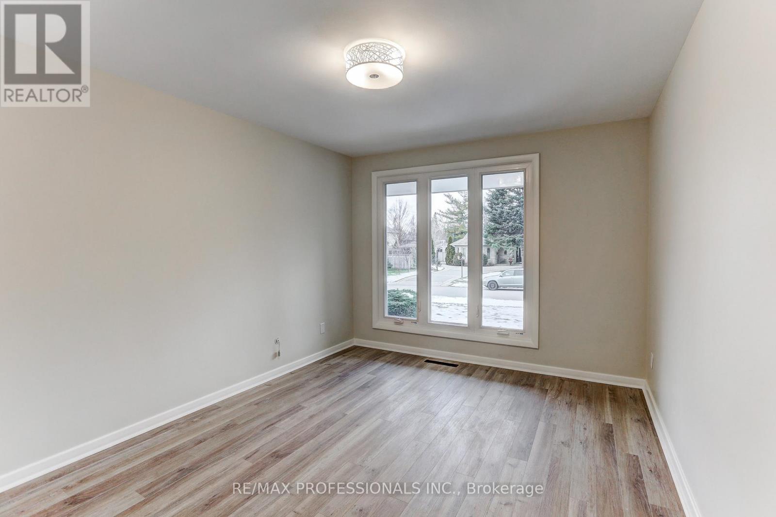 23 RAVENSBOURNE CRESCENT - 27