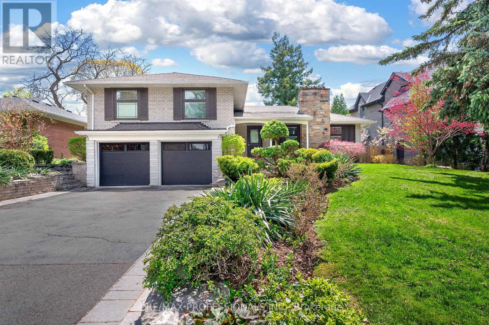 Listing photo of 64 RAVENSBOURNE CRESCENT