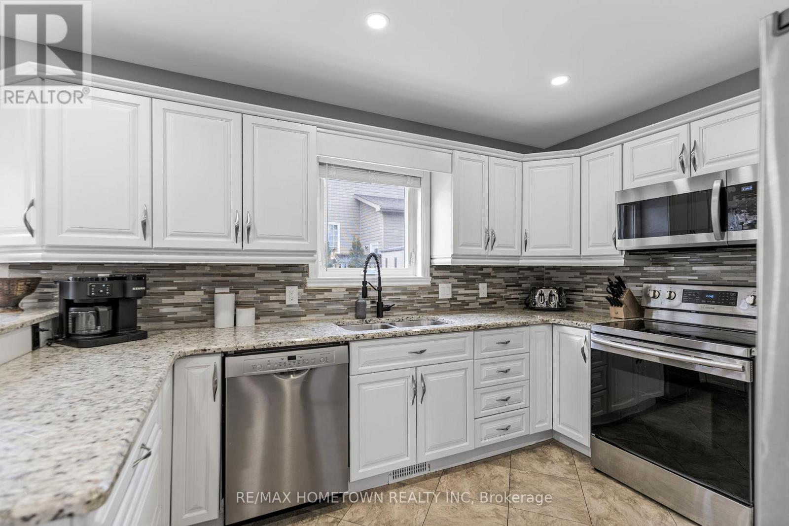 1018 MONTROSE STREET - 10