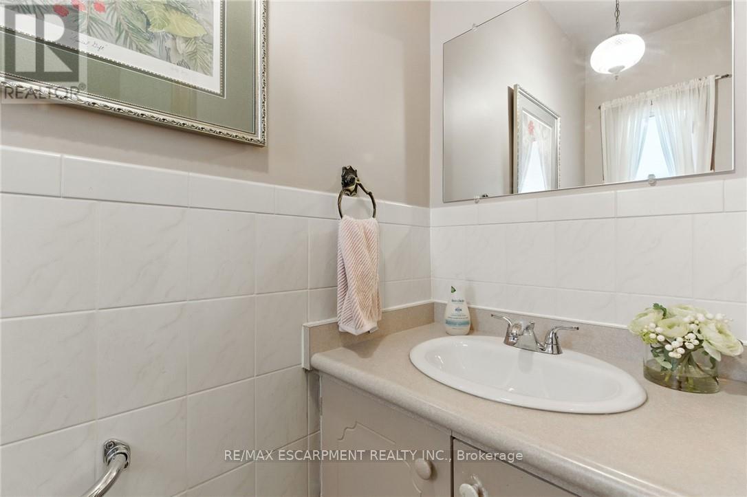 39 MEGNA COURT - 18