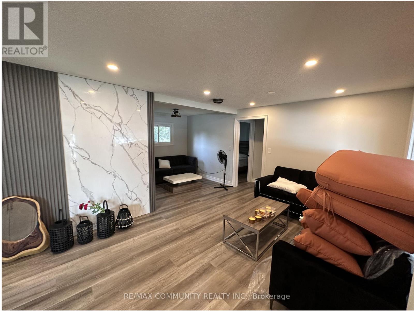 3 HILLSIDE DRIVE - 3
