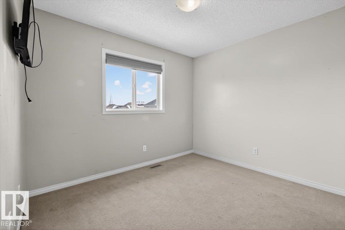 7704 16 AV SW - 22
