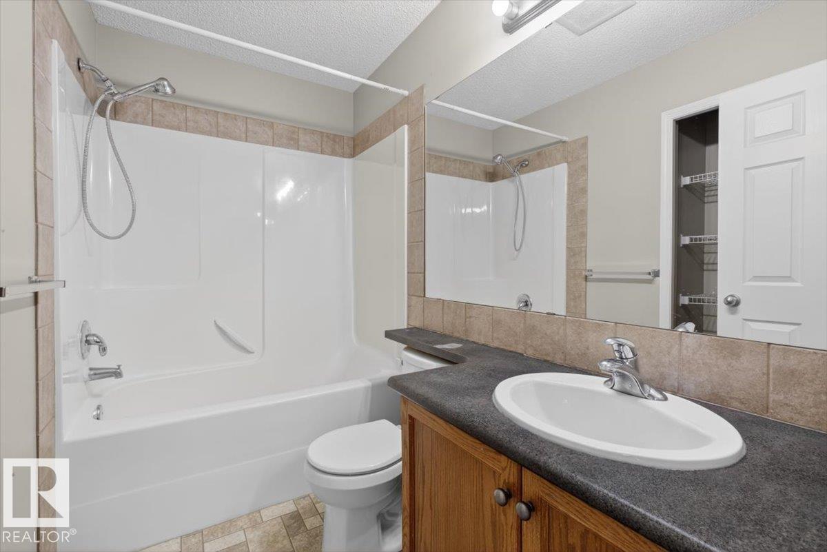 7704 16 AV SW - 23