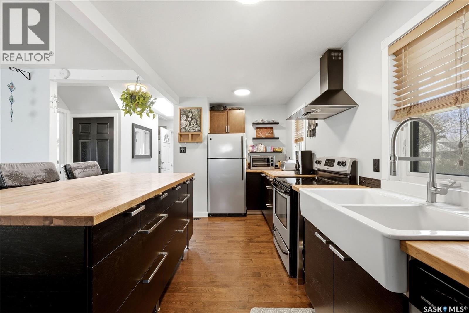 2803 McTavish STREET - 9