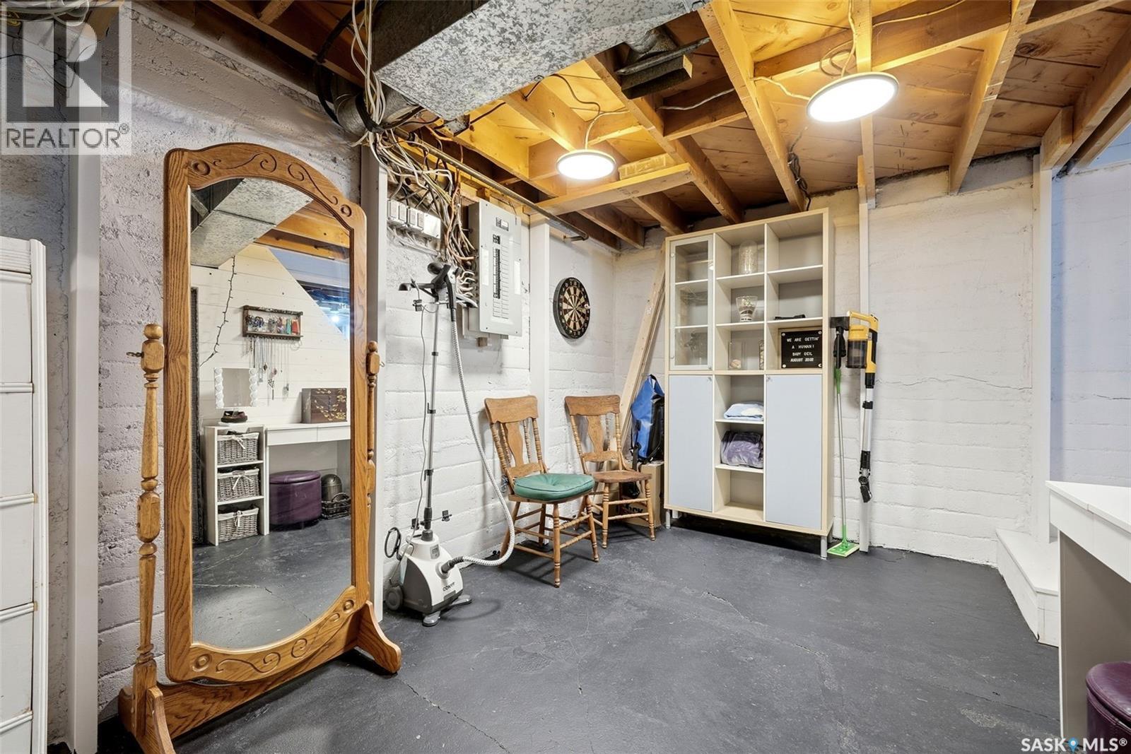 2803 McTavish STREET - 24