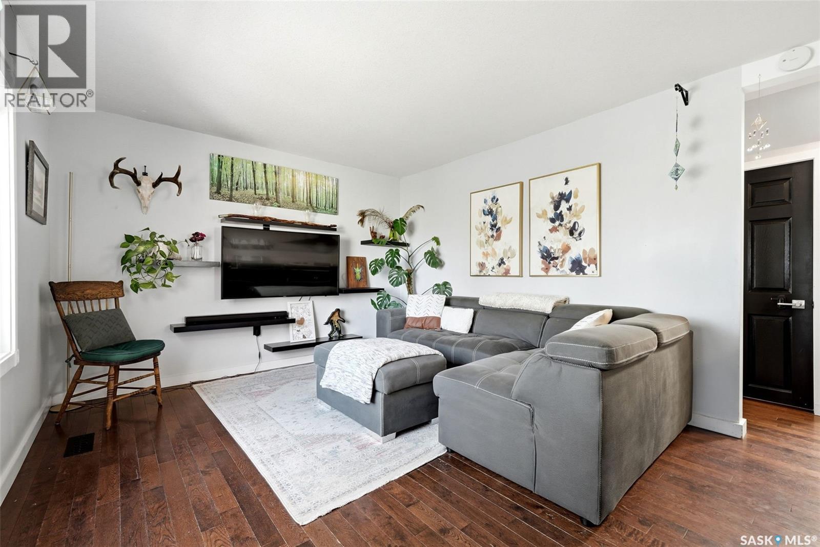 2803 McTavish STREET - 5