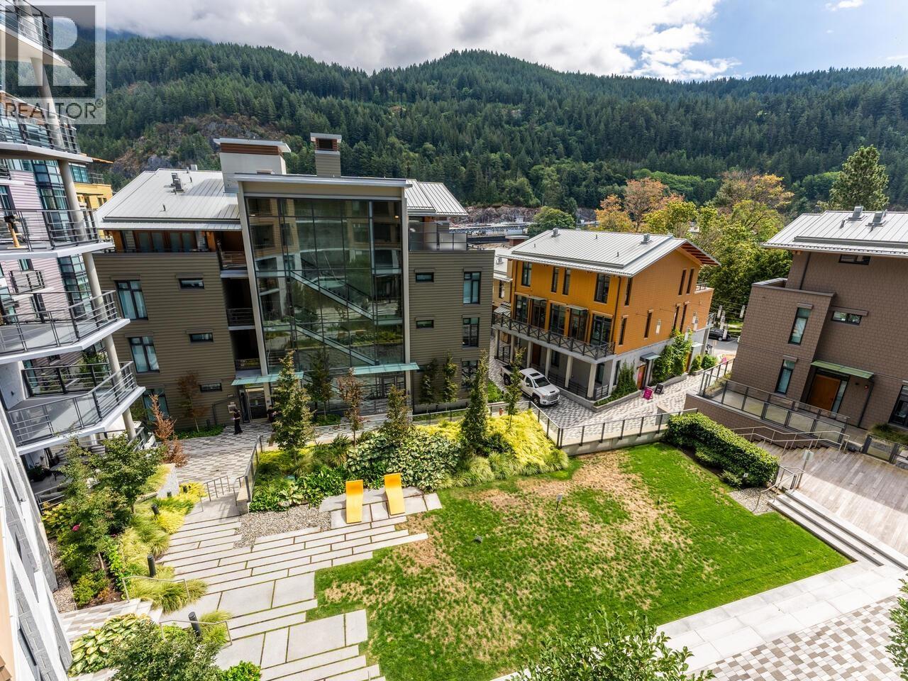 405 6687 NELSON AVENUE, West Vancouver