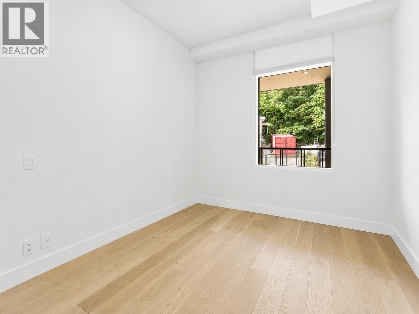 405 6687 NELSON AVENUE, West Vancouver
