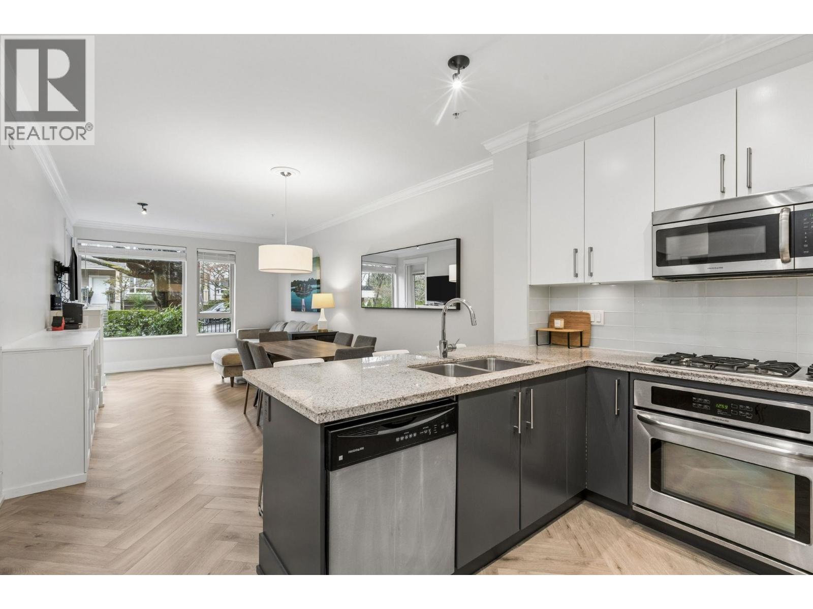 107 159 W 22ND STREET, North Vancouver