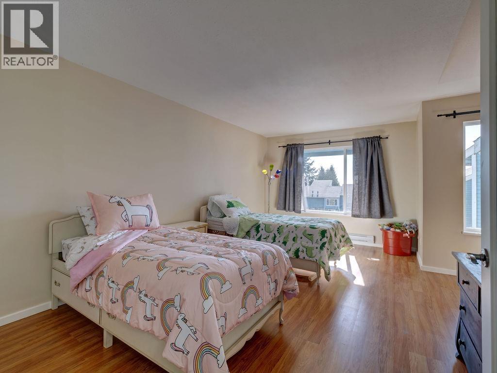 5 822 GIBSONS WAY, Gibsons