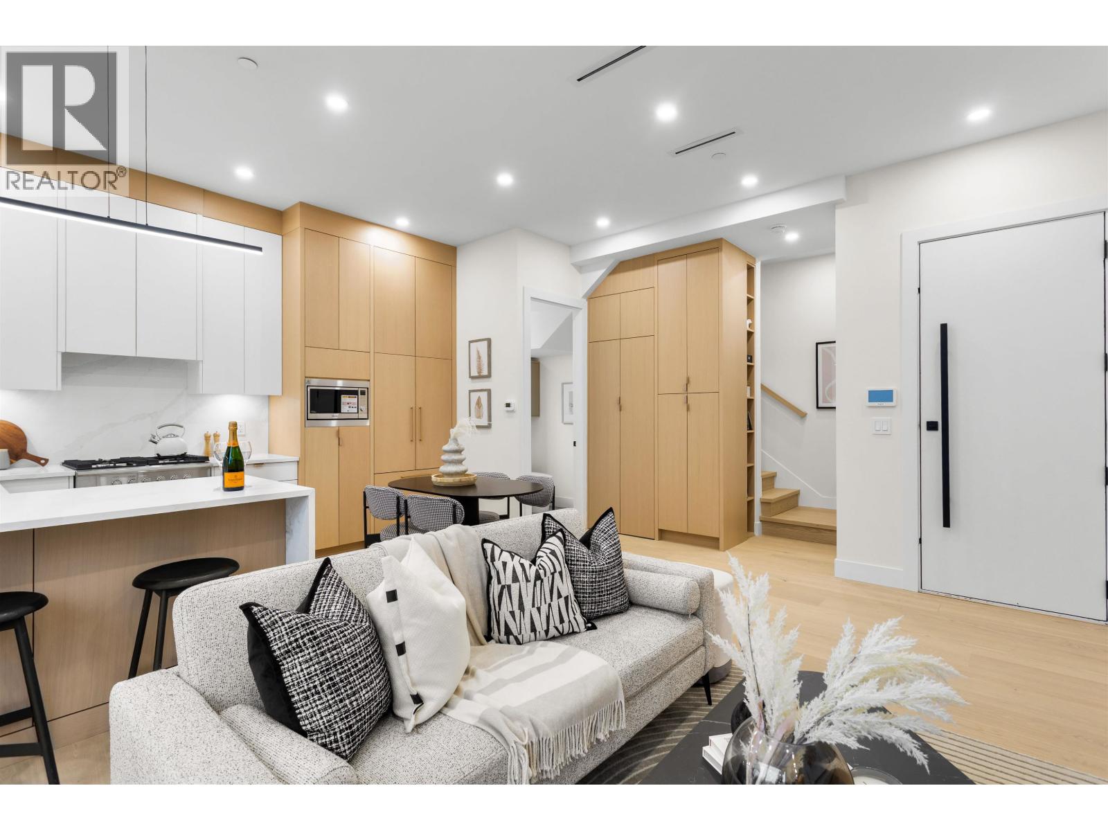 2 5306 CULLODEN STREET, Vancouver