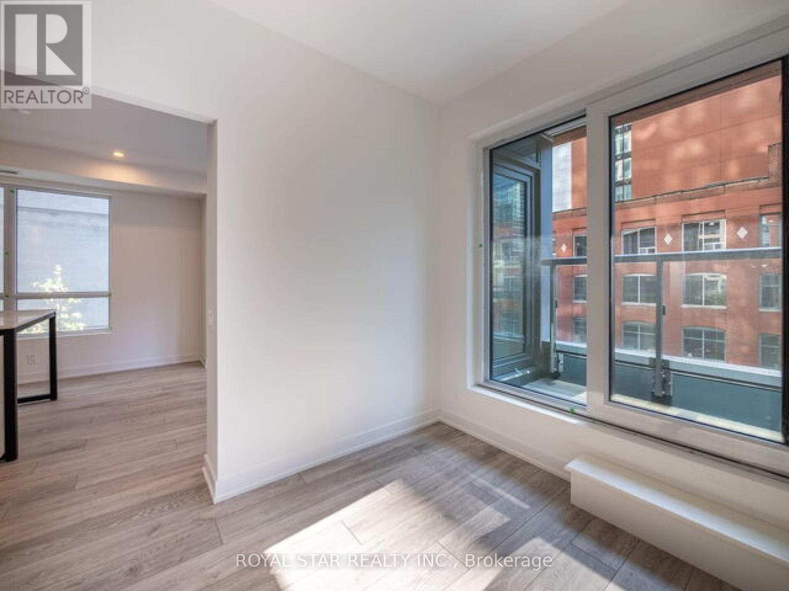 #518 108 PETER STREET - 15