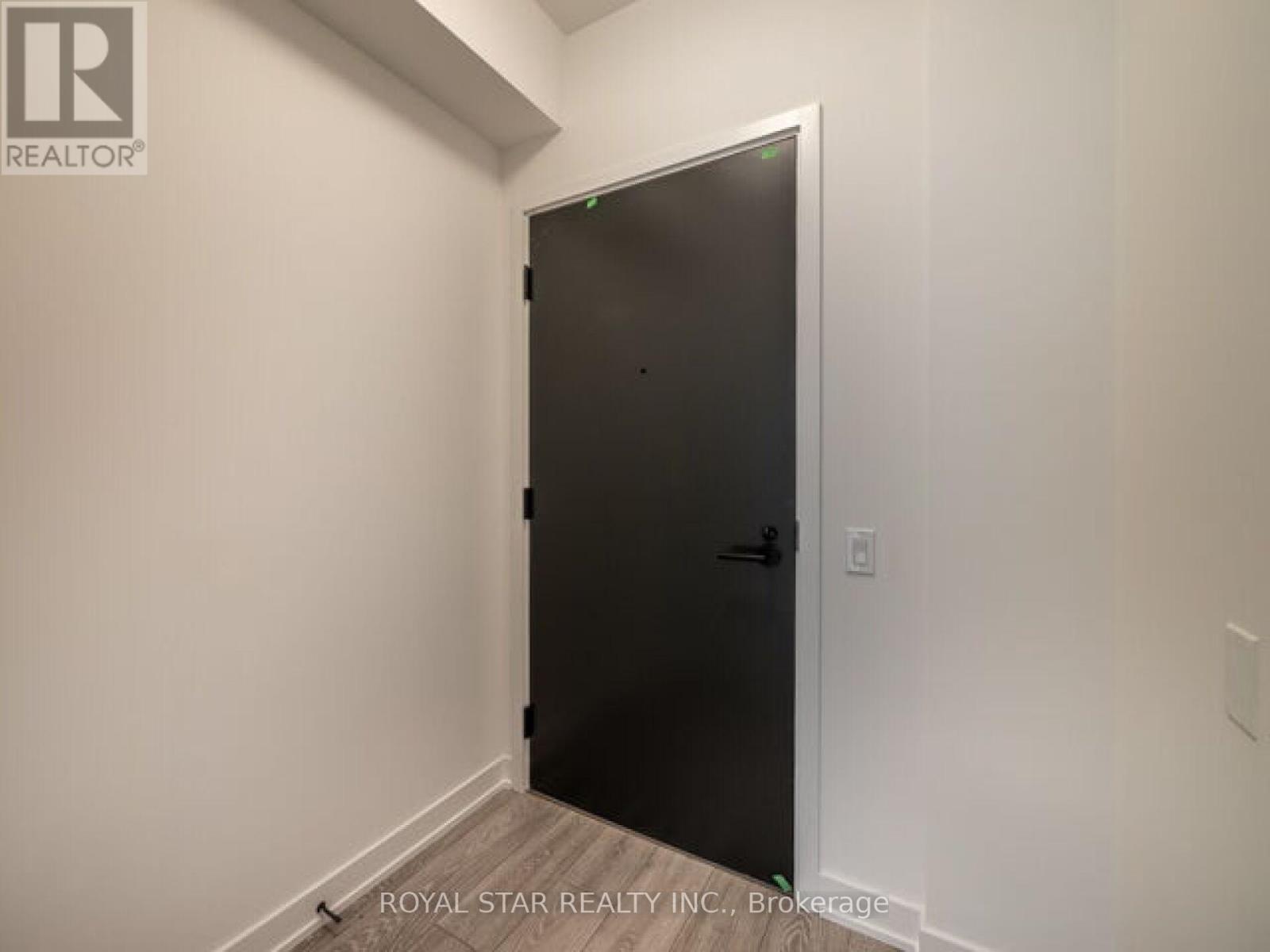 #518 108 PETER STREET - Image 3