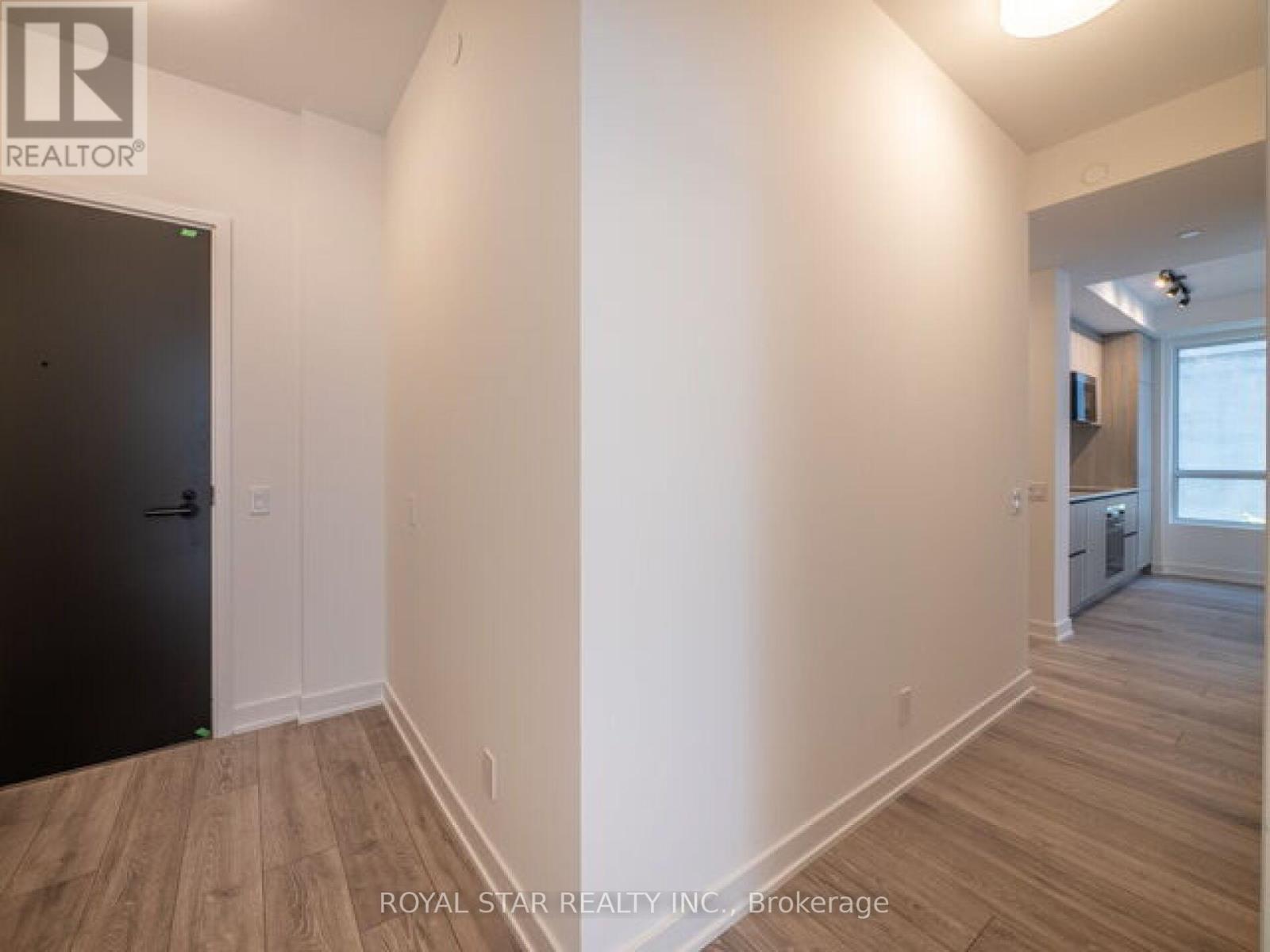 #518 108 PETER STREET - 4