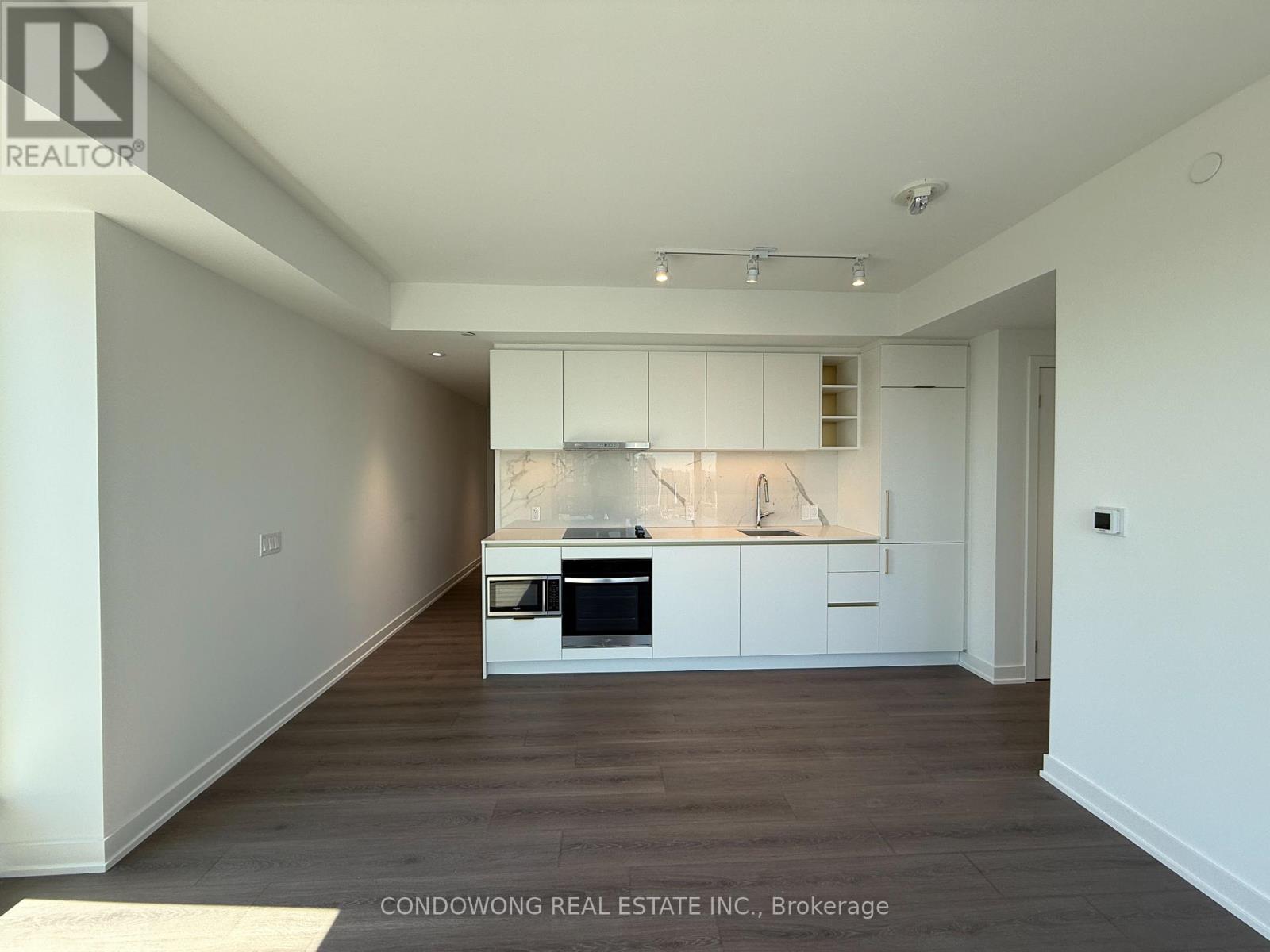 Very Spacious Dining Room