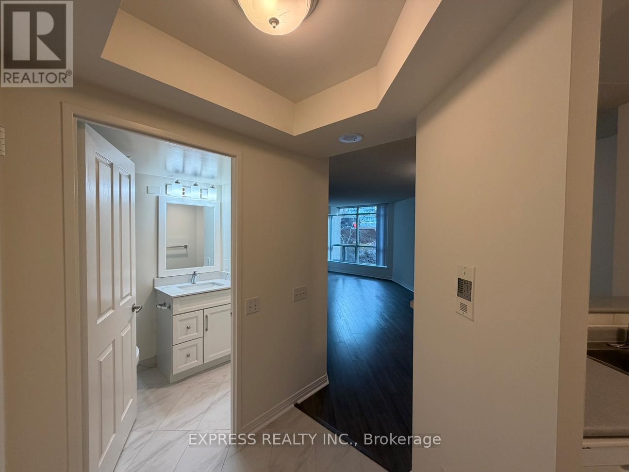 Listing photo of 207 - 942 YONGE STREET