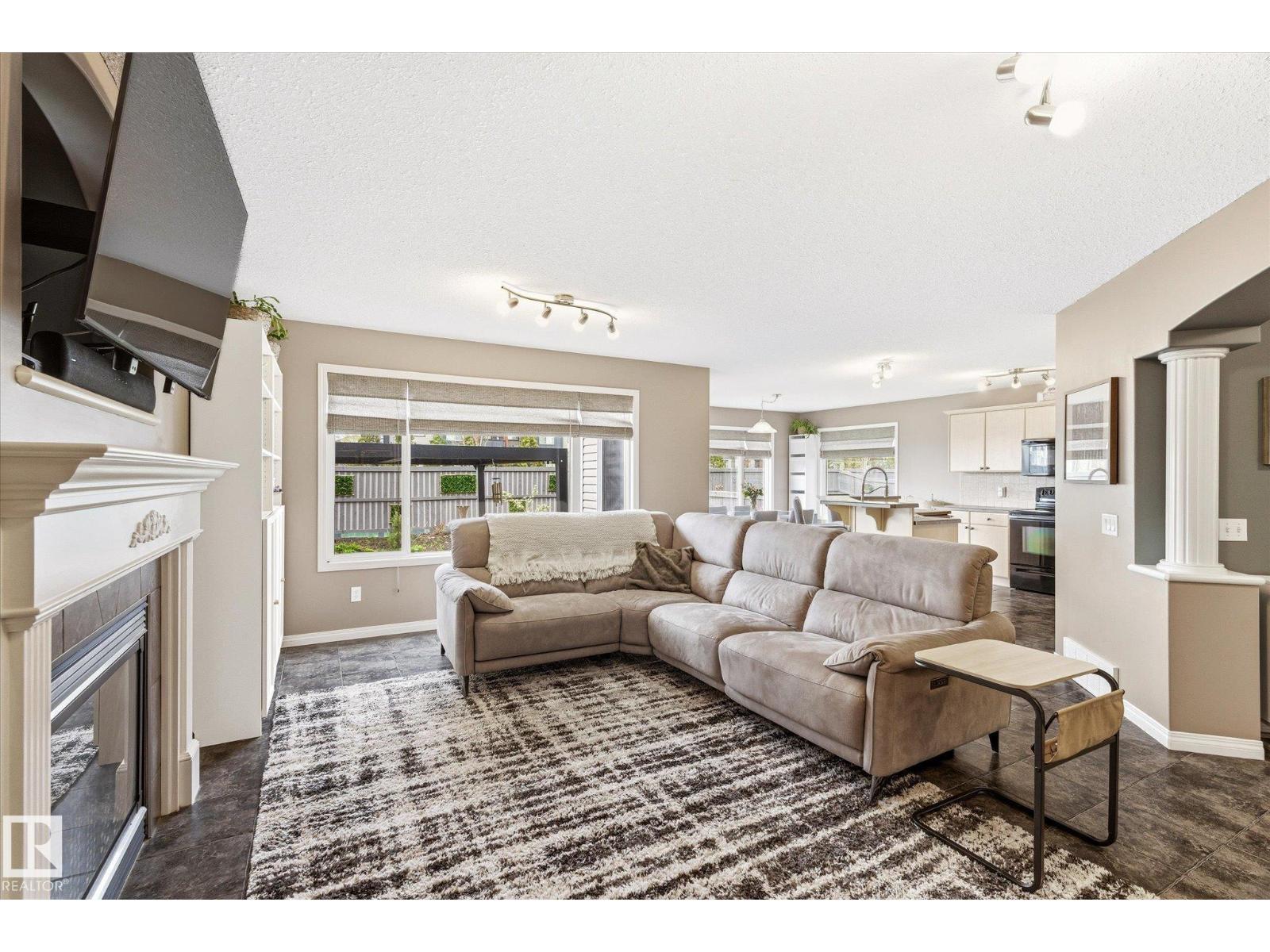 16308 49 ST NW - 11