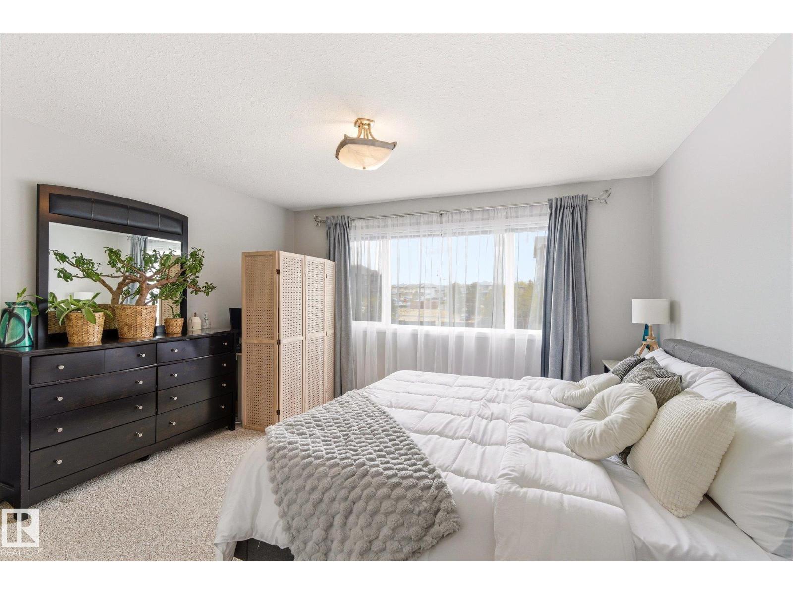16308 49 ST NW - 26
