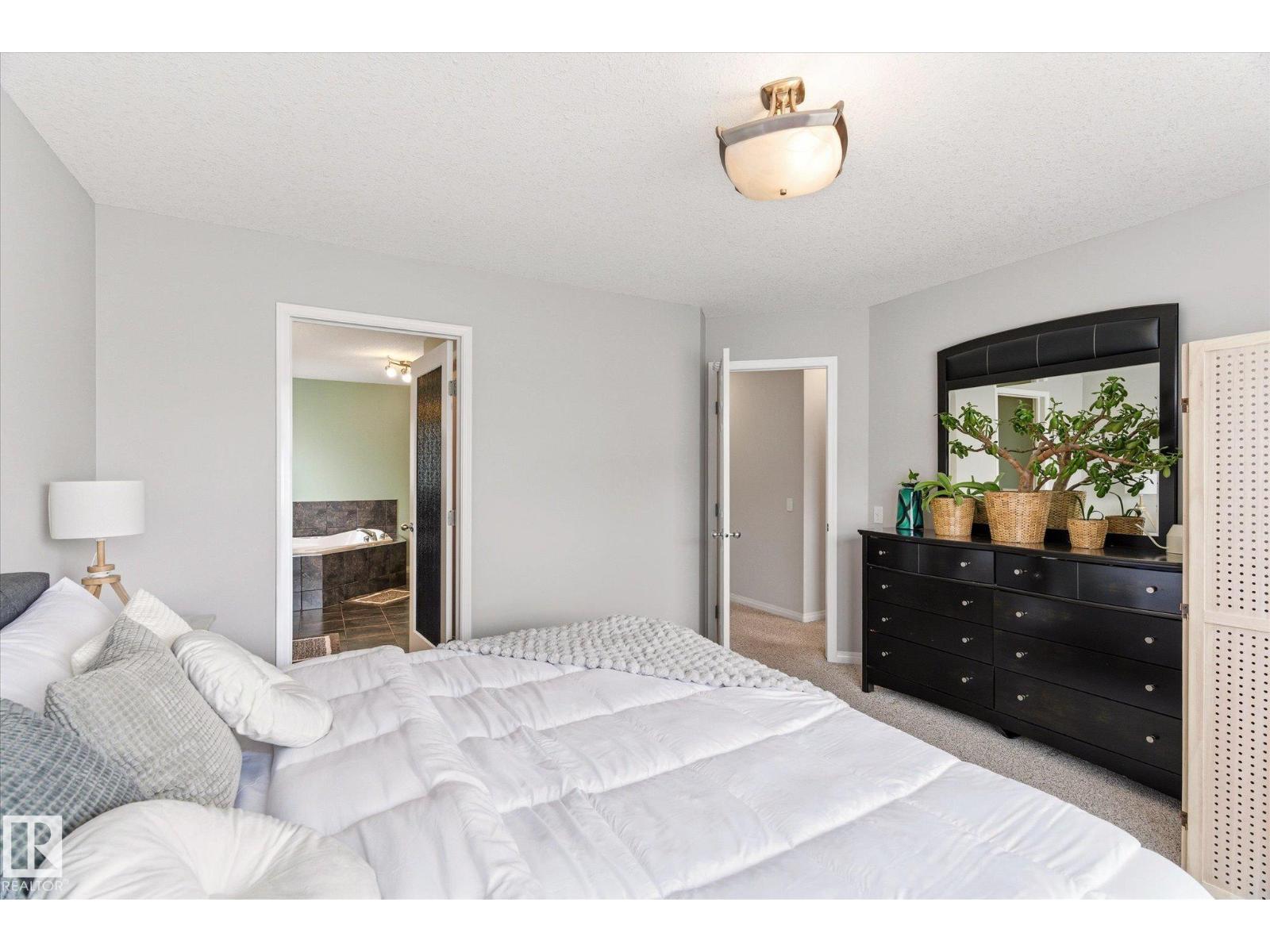 16308 49 ST NW - 27