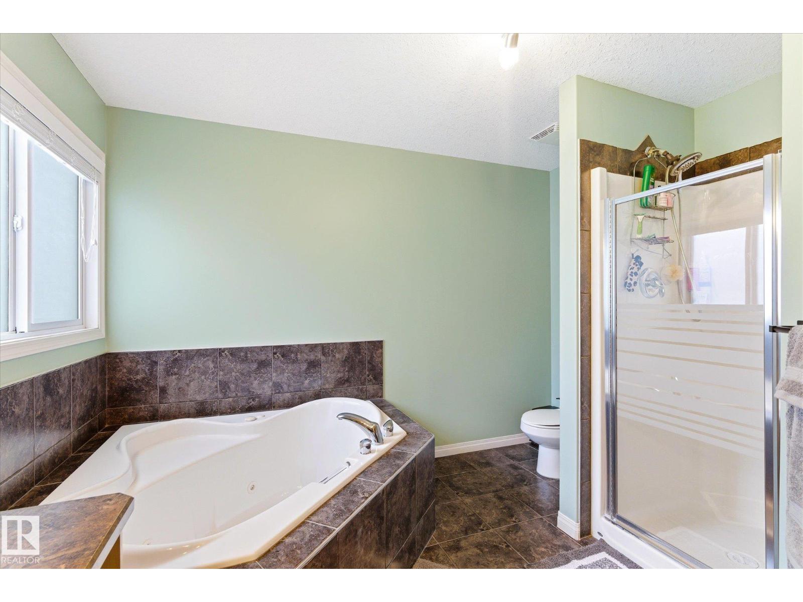 16308 49 ST NW - 29