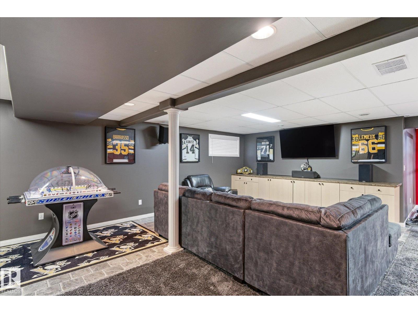16308 49 ST NW - 36