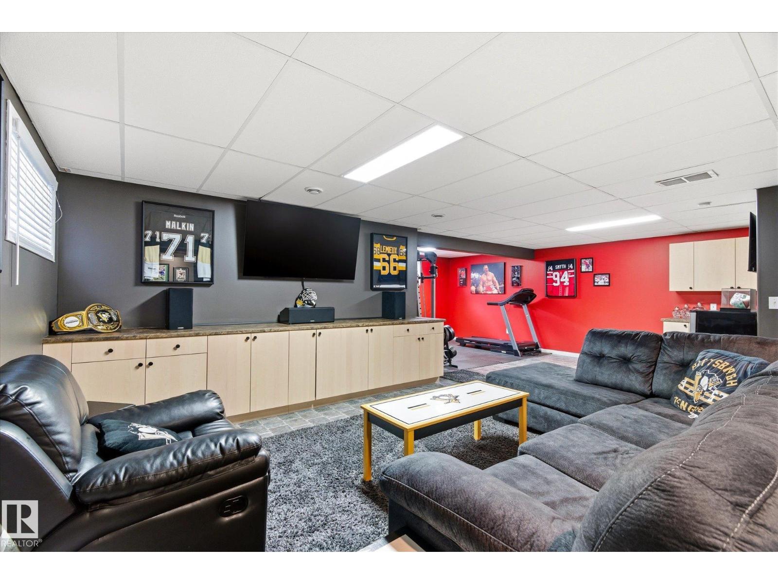 16308 49 ST NW - 37