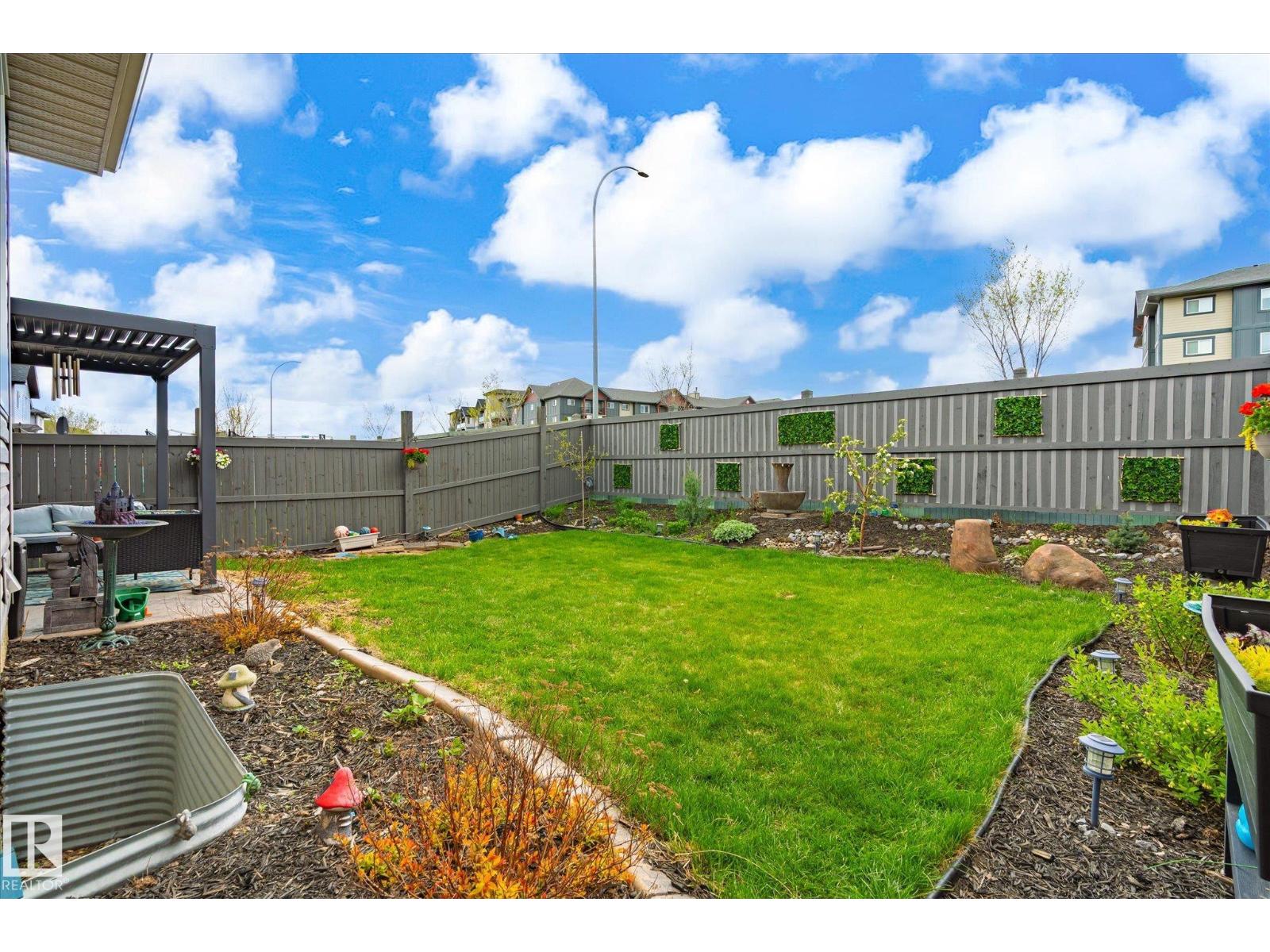 16308 49 ST NW - 43
