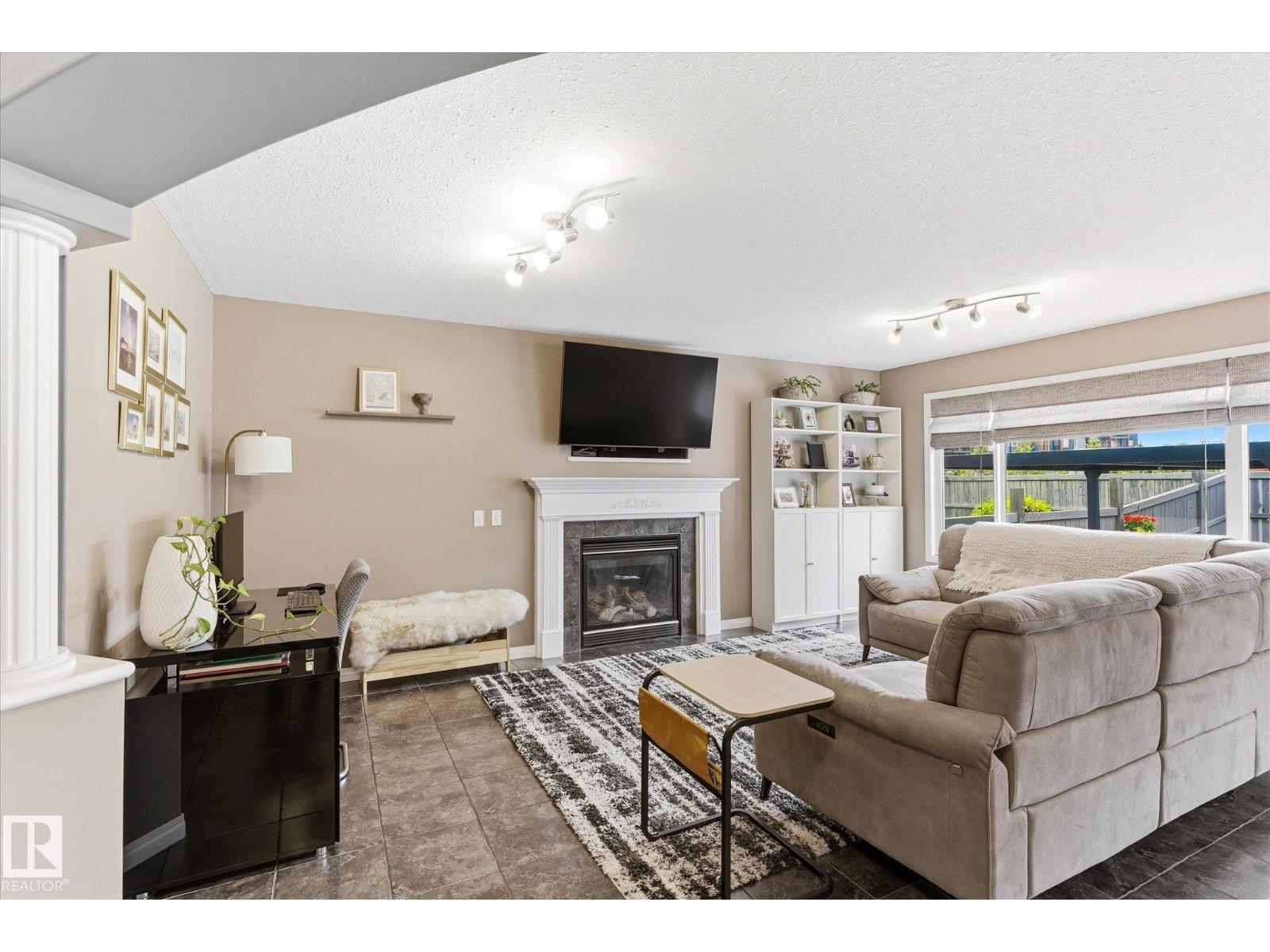 16308 49 ST NW - 6