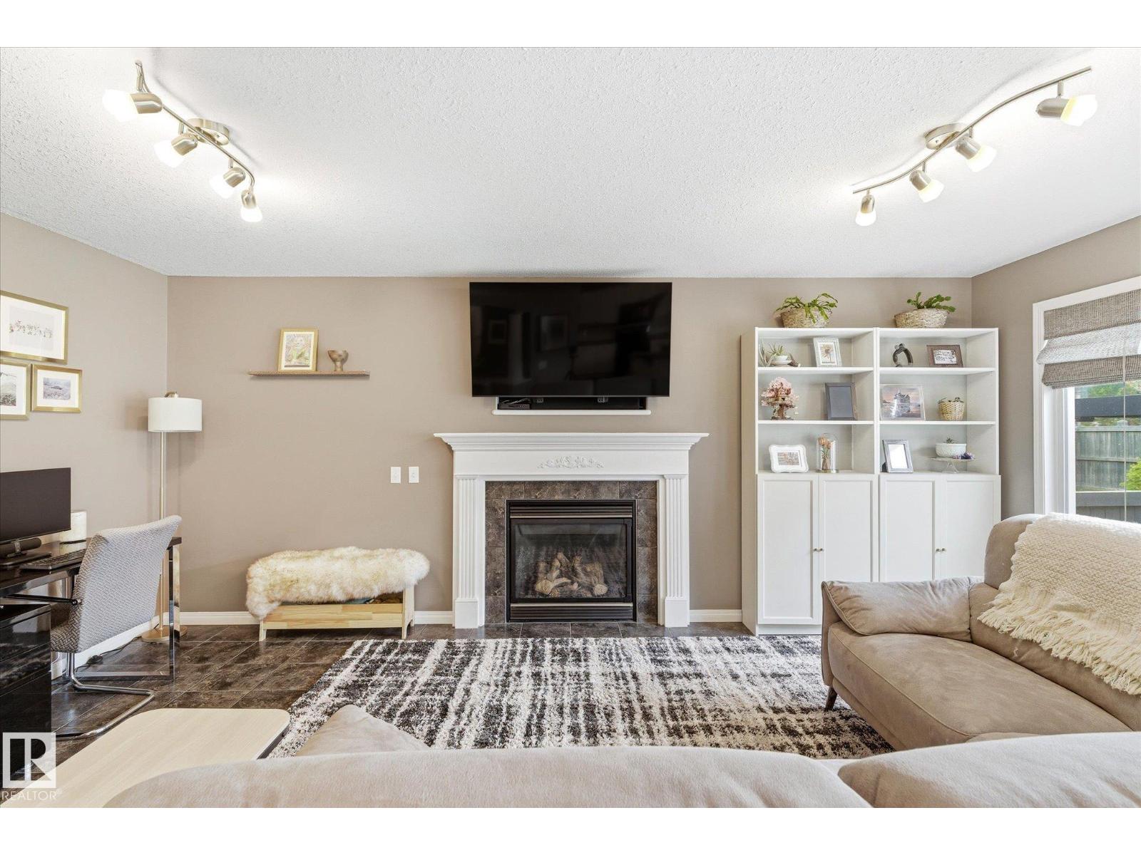 16308 49 ST NW - 9