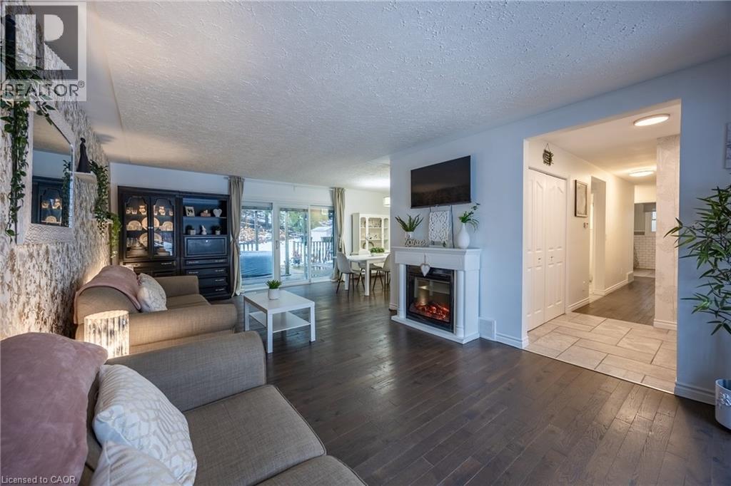70 BERKLEY Crescent - 7