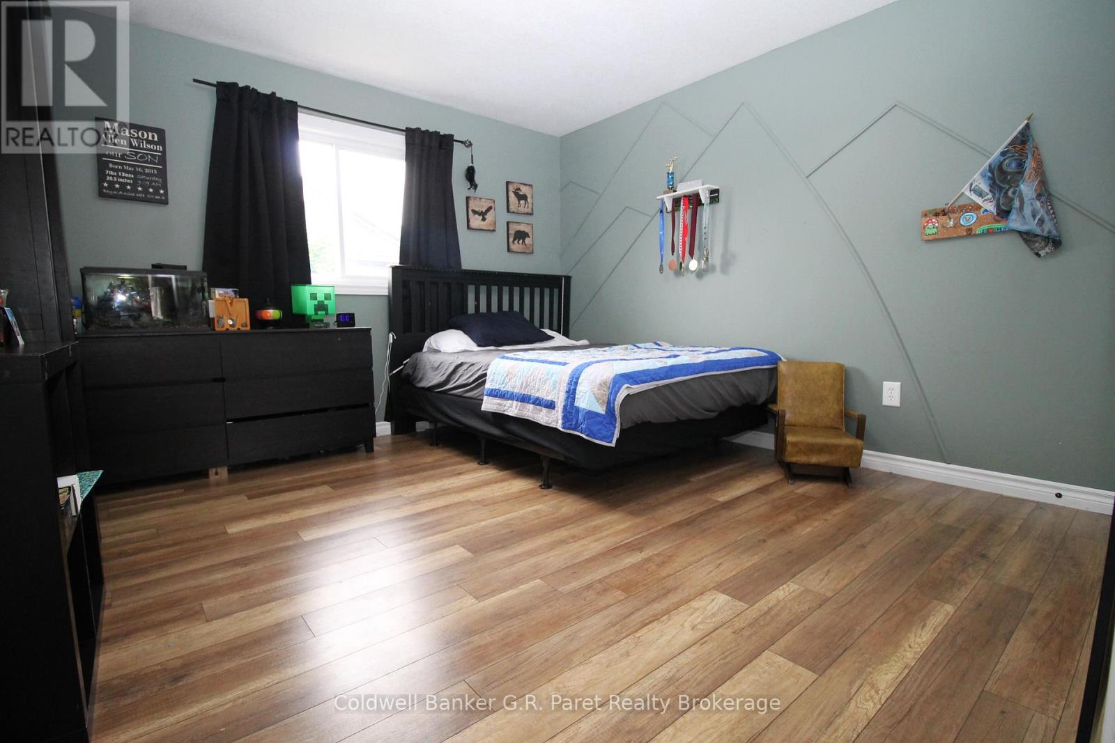 4 LANGRELL AVENUE - 21