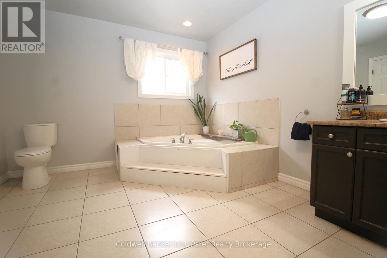 4 LANGRELL AVENUE - 29