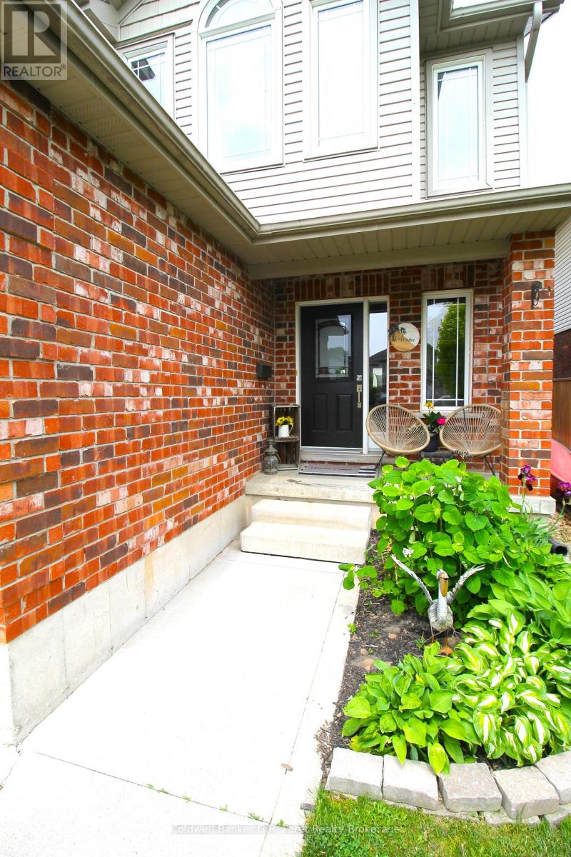 4 LANGRELL AVENUE - 41