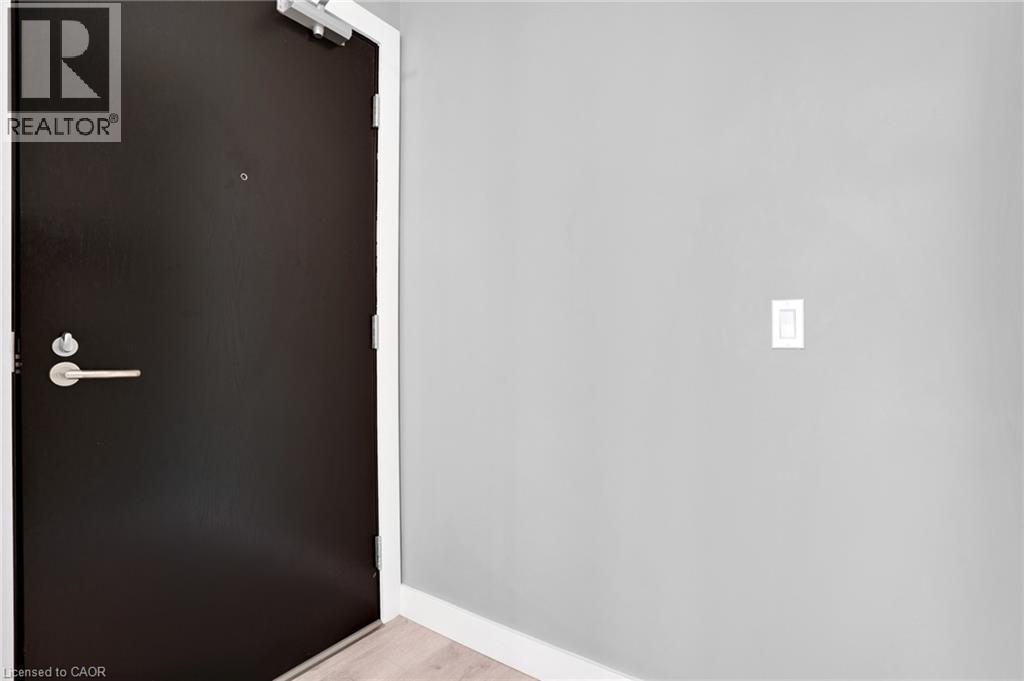 #802 15 GLEBE Street - 8