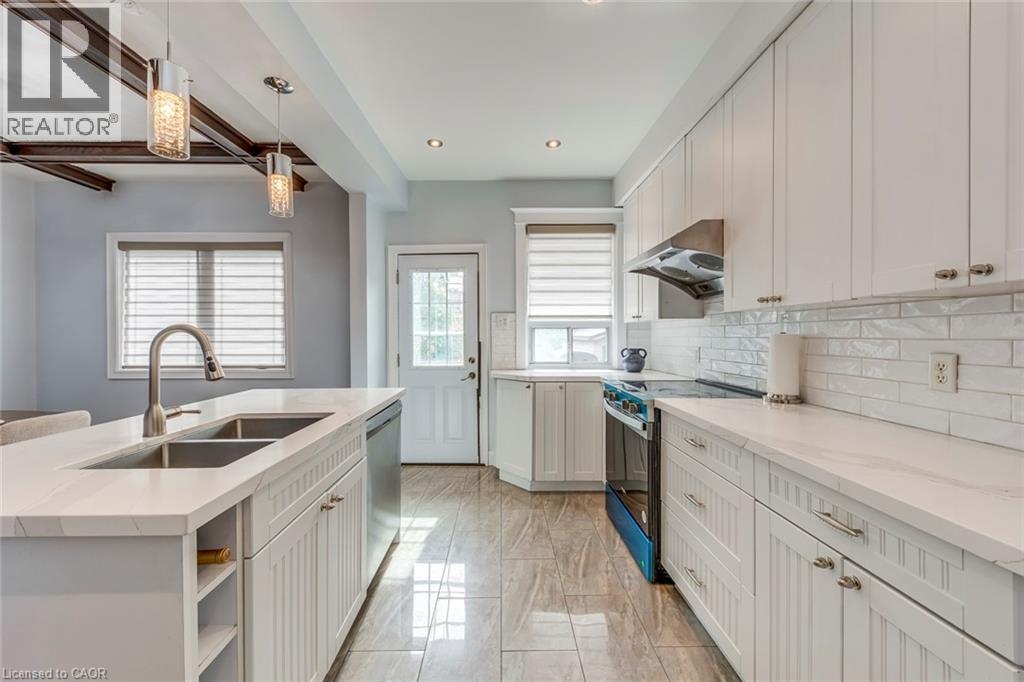 108 RUNNYMEDE Road, Toronto, Ontario, M6S2Y3 — Photo 11