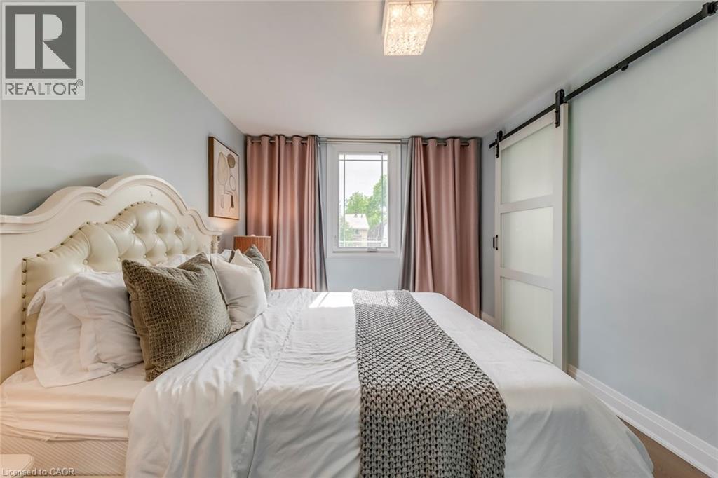 108 RUNNYMEDE Road, Toronto, Ontario, M6S2Y3 — Photo 16